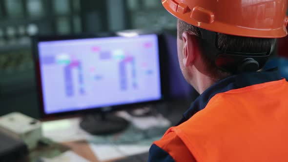 Worker in Control Room alt