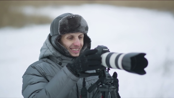 Photographer Glad of Good Shot alt