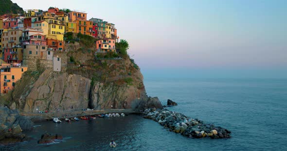 Manarola Village Cinque Terre Park Italy During a Summer Day Vacation Italy Colorful Coast Manarola alt