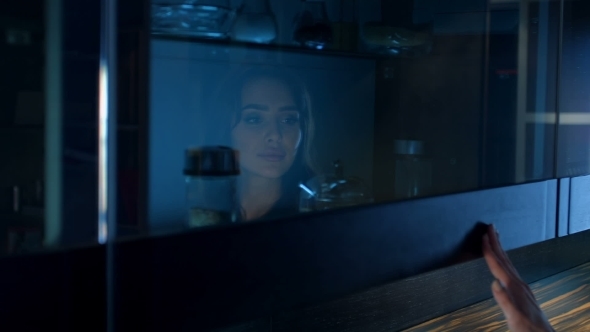 Woman Takes Sugar alt