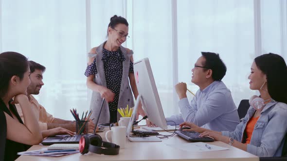 Senior Leader Giving Advice Speech to Team Members alt