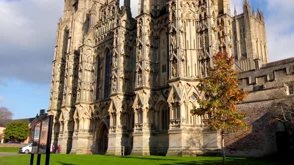 Wells Cathedral, Cathedral Church of St Andrew, Anglican cathedral in Wells, Somerset, England. Pan alt