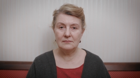 Elderly Women And Feelings, Portrait of Serious Senior Caucasian Woman  alt