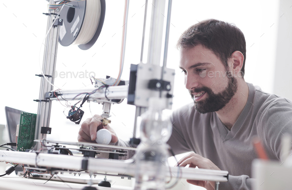 3D printing in the laboratory - Stock Photo - Images