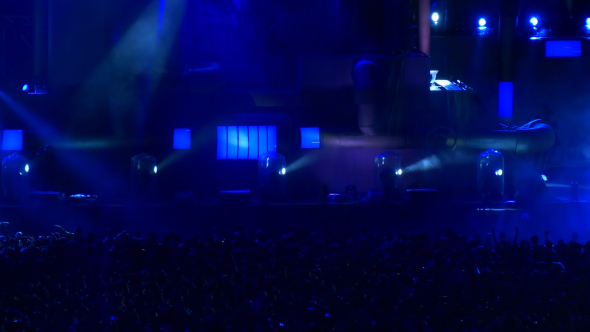 Crowd Concert Party alt