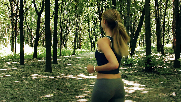 The Girl Runs in The Park alt