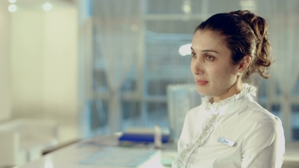 Dialogue Between Client And The Hotel Manager alt