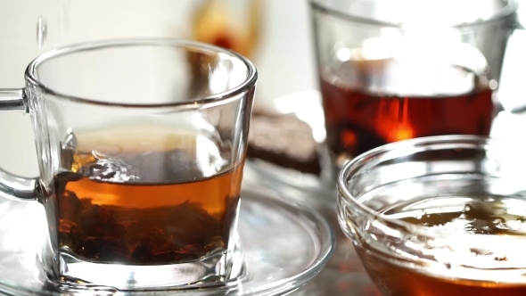 Brew Tea In a Beautiful Glass Cup