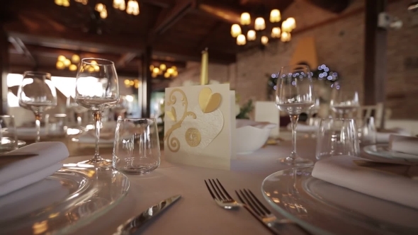 Beautiful Serving Exquisite Wedding Table