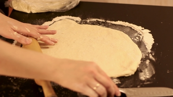  Making Pizza In Home Kitchen 