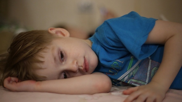 Little Boy Falls Asleep alt