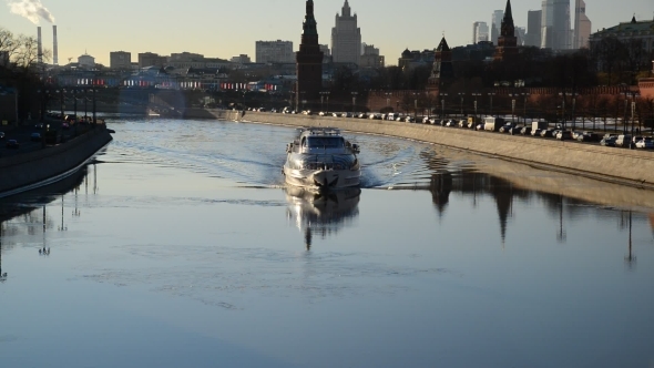  The Ship Floats On  River Near  Kremlin