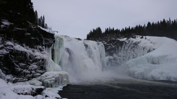 Sweden Tännforsen Waterfall, Winter alt
