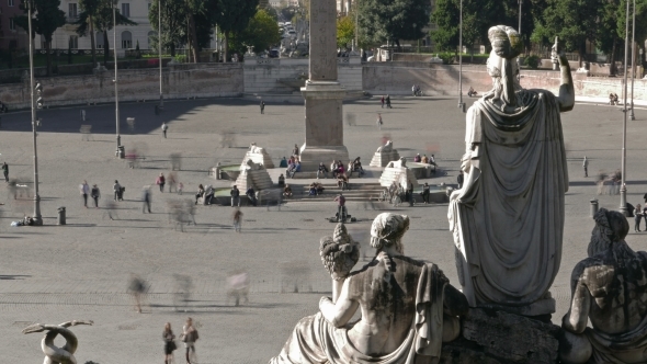 People At Piazza De Popolo