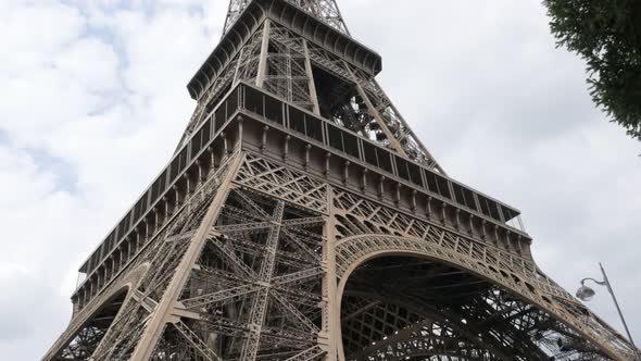 Symbol of France on Champ de Mars in Paris by the day 4K 2160p 30 fps UltraHD tilting   footage - Fr alt