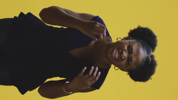 Angry Young Woman Gesturing alt