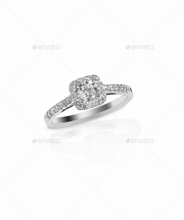 Beautiful diamond wedding engagment band ring solitaire - Stock Photo - Images