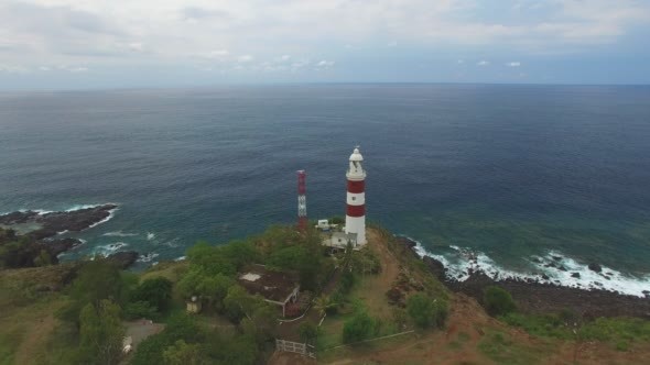 Circling the Big Lighthouse 2