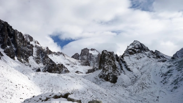Panoramic View Of The Winter Mountains alt
