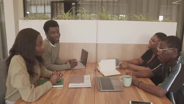 Business Partners Meeting in Office alt