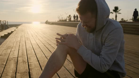 Workout Ended with Knee Injury alt