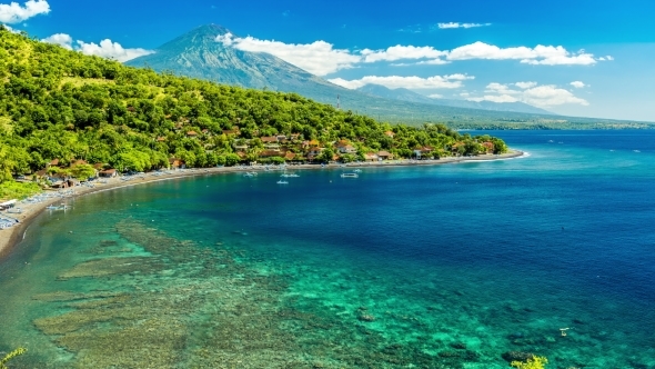 Beautiful Beach Cove Jemeluk Bay in Bali, Indonesia alt