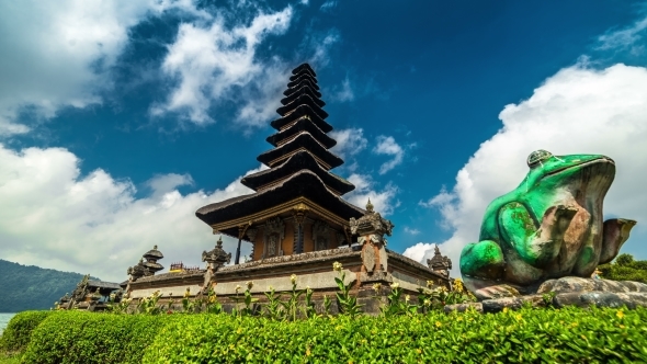 Clouds Over The Temple Pura Ulun Danu Bratan in Bali, Indonesia alt