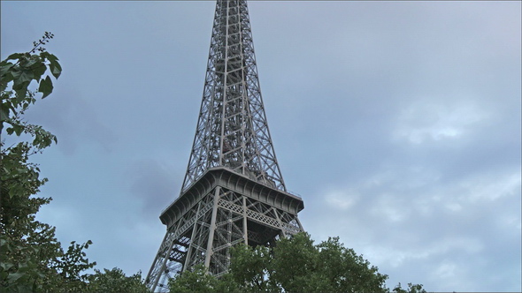 The Beauty of the Eiffel Tower in the Morning
