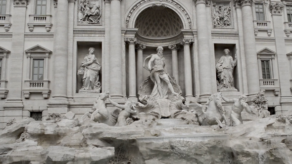 The Trevi Fountain alt