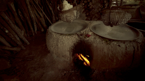 Traditional Salt Boiling at Boklua Nan Province 03 alt
