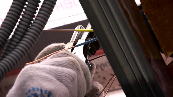 Electrician Install Electrical Network In The House.