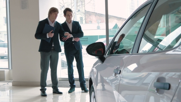 Seller Convinces a Customer To Buy This Car alt