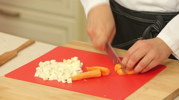 Chopping Carrot Into Cubes alt