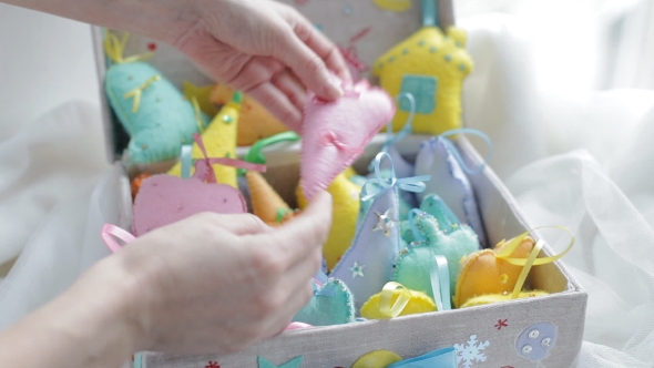 Woman Hands With Felt Toys alt