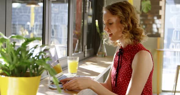 Beautiful woman talking on mobile phone 4k alt