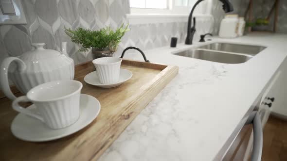 Porcelain Tea Set Pull Out alt