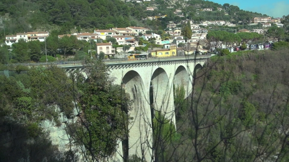 Arch Bridge Near Old Town alt