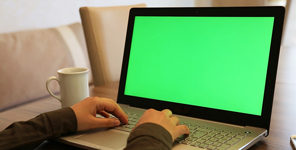 Laptop Green Screen alt