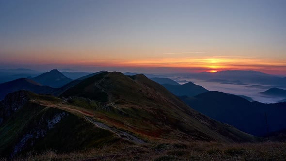 Sunrise in the Mountainous Wild Landscape FHD alt