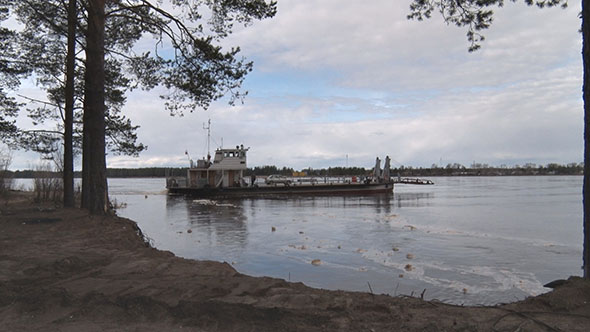 Ferry Sails to other Shore of River