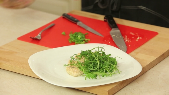 Roasted Chicken Fillet With Salad alt