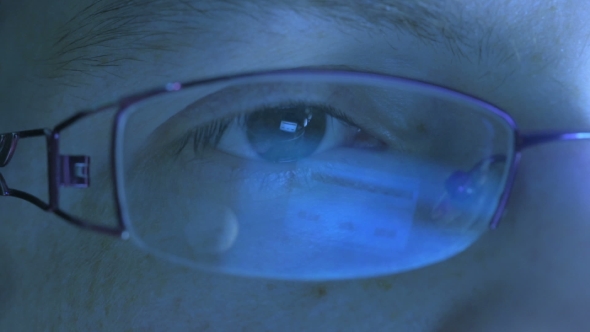 Reflection In The Eye And Glasses 