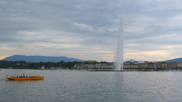 Jet d'eau Fountain at Geneva Lake in Switzerland