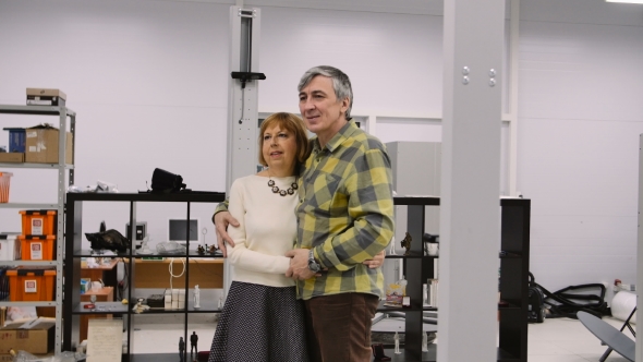 Adult Couple Come To Make a 3D Scan Of Their Own In Research Lab alt