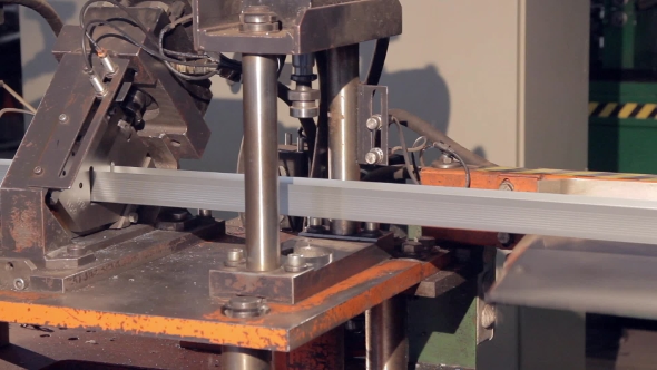 Metal Cutting Machine 