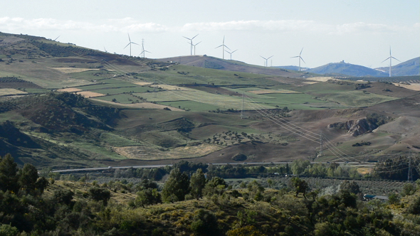 Wind Turbines at Horizon alt