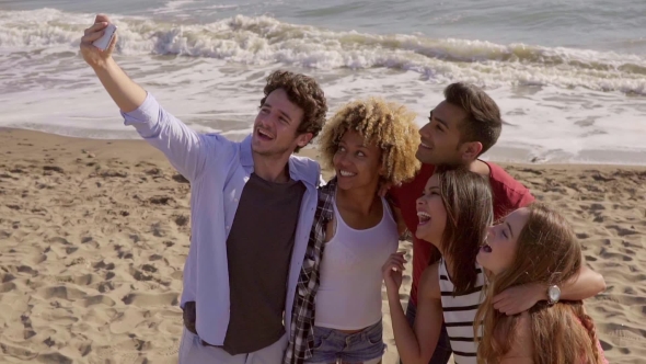 Funny Pictures On The Beach alt