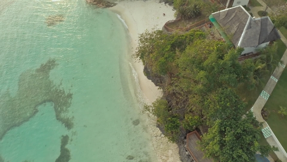 Paradise Beach And Beautiful Pool alt