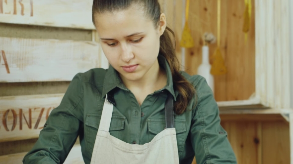 Small Business Hostess alt