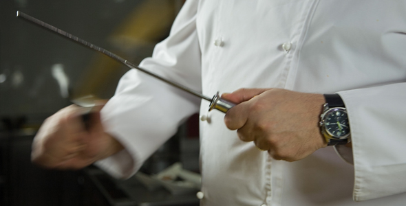 Sharpening Knives alt